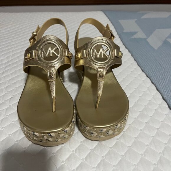 Michael Kors Aubrey Metallic Gold Leather Wedge Sandal Size 8 - Picture 1 of 9